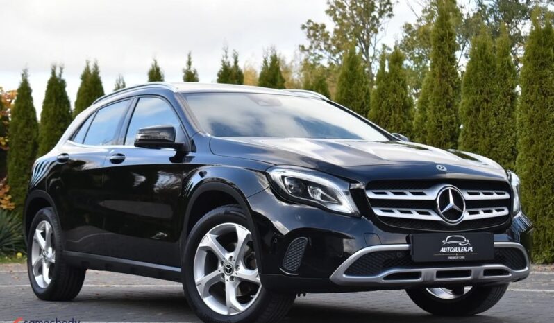 Mercedes-Benz GLA 200 AMG Line full