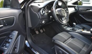 Mercedes-Benz GLA 200 AMG Line full