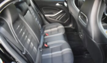 Mercedes-Benz GLA 200 AMG Line full