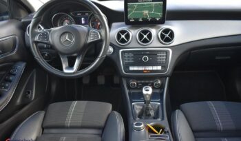 Mercedes-Benz GLA 200 AMG Line full