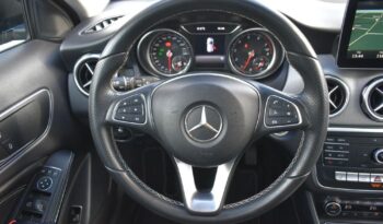 Mercedes-Benz GLA 200 AMG Line full