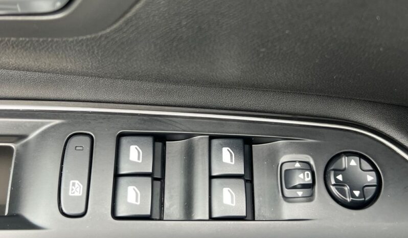 Peugeot 5008 1.5 BlueHDi Allure S&S EAT8 LEDY KAMERA BLISS BIAŁA PERŁA GWARANCJA full