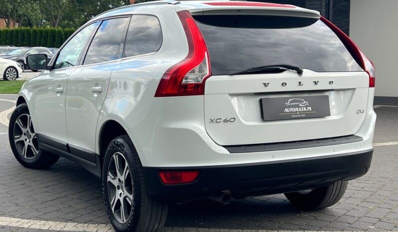 Volvo XC 60 D4 Summum BIXENON SKÓRA PDC ALU18 GRZANE FOTELE SERWISOWANY BEZWYPADKOWY full