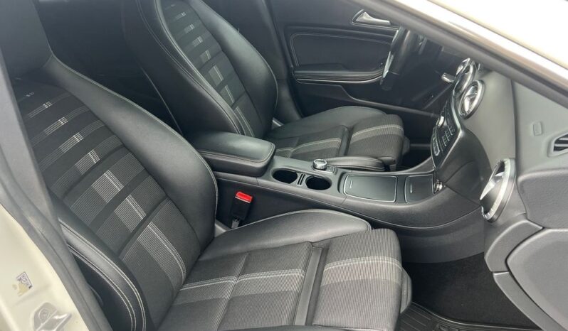 Mercedes-Benz CLA Shooting Brake 200 7G-DCT KAMERA PÓŁSKÓRA GRZANE FOTELE SERWISOWANY BEZWYPADKOWY GWARANCJA full