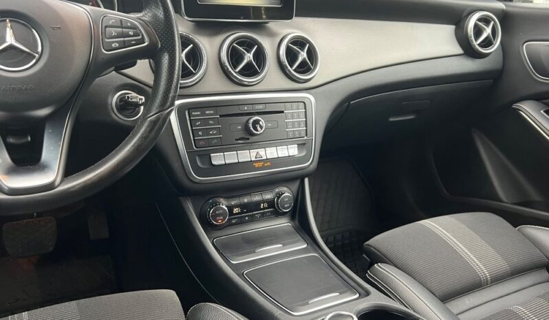 Mercedes-Benz CLA Shooting Brake 200 7G-DCT KAMERA PÓŁSKÓRA GRZANE FOTELE SERWISOWANY BEZWYPADKOWY GWARANCJA full