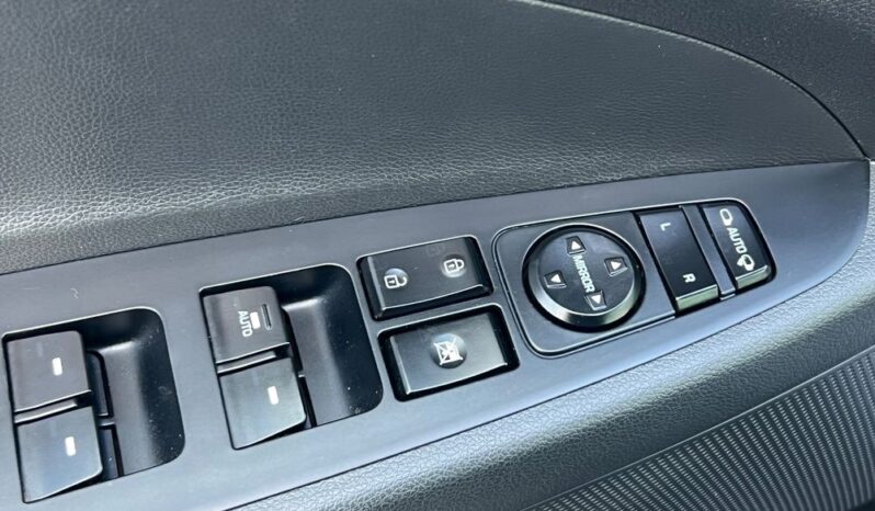 Hyundai Tucson 1.7 CRDI BlueDrive Comfort 2WD DCT NAVI KAMERA BLISS LEDY SERWISOWANY BEZWYPADKOWY GWARANCJA full