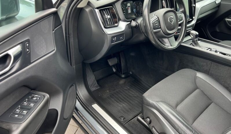 Volvo XC 60 T5 Geartronic Momentum Pro FULL LED NAVI PÓŁSKÓRA GRZANE FOTELE ALU 19 SERWISOWANY GWARANCJA full
