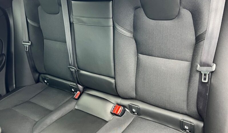 Volvo XC 60 T5 Geartronic Momentum Pro FULL LED NAVI PÓŁSKÓRA GRZANE FOTELE ALU 19 SERWISOWANY GWARANCJA full