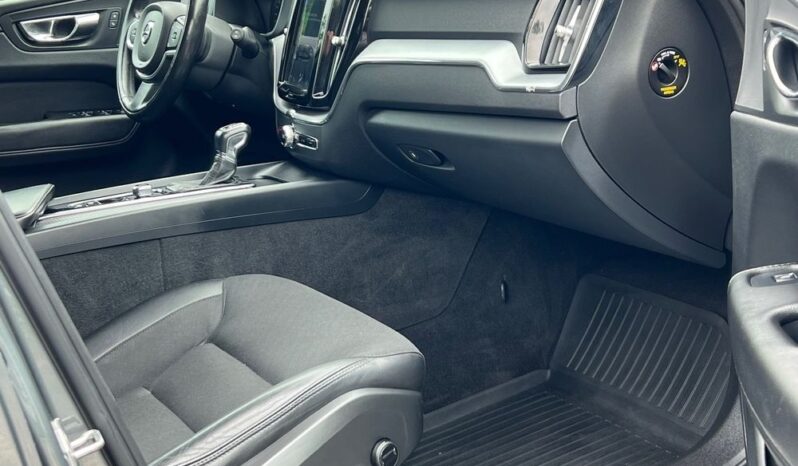 Volvo XC 60 T5 Geartronic Momentum Pro FULL LED NAVI PÓŁSKÓRA GRZANE FOTELE ALU 19 SERWISOWANY GWARANCJA full