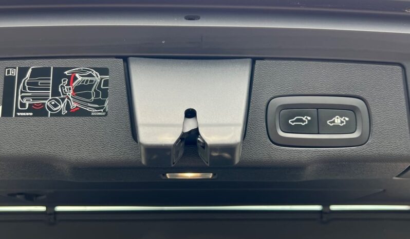 Volvo XC 60 T5 Geartronic Momentum Pro FULL LED NAVI PÓŁSKÓRA GRZANE FOTELE ALU 19 SERWISOWANY GWARANCJA full