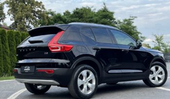 VOLVO XC40 MOMENTUM SKÓRA NAVI TEMPOMAT GRZANE FOTELE SERWISOWANY I WŁAŚCICIEL GWARANCJA full