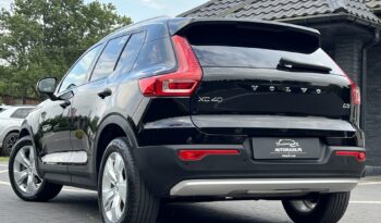 VOLVO XC40 MOMENTUM SKÓRA NAVI TEMPOMAT GRZANE FOTELE SERWISOWANY I WŁAŚCICIEL GWARANCJA full