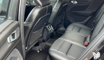 VOLVO XC40 MOMENTUM SKÓRA NAVI TEMPOMAT GRZANE FOTELE SERWISOWANY I WŁAŚCICIEL GWARANCJA full