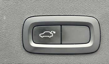 VOLVO XC40 MOMENTUM SKÓRA NAVI TEMPOMAT GRZANE FOTELE SERWISOWANY I WŁAŚCICIEL GWARANCJA full