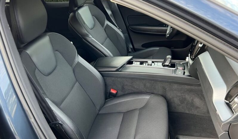 Volvo XC 60 B4 D AWD Geartronic Momentum NAVI KAMERA FULL LED WIRTUAL EL KLAPA BLISS GRZANE FOTELE GWARANCJA full