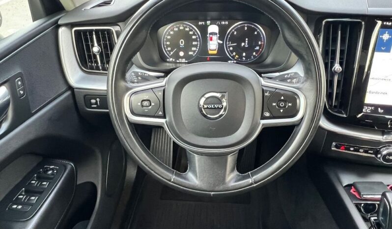 Volvo XC 60 B4 D AWD Geartronic Momentum NAVI KAMERA FULL LED WIRTUAL EL KLAPA BLISS GRZANE FOTELE GWARANCJA full