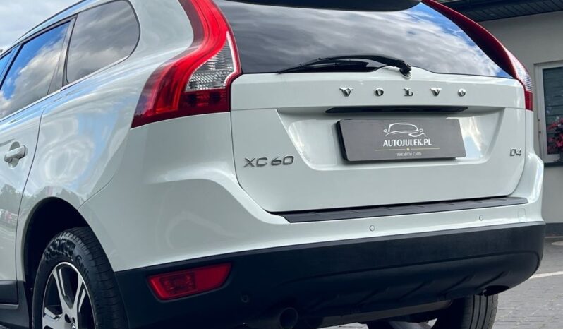 Volvo XC 60 D4 Summum BIXENON SKÓRA PDC ALU18 GRZANE FOTELE SERWISOWANY BEZWYPADKOWY full