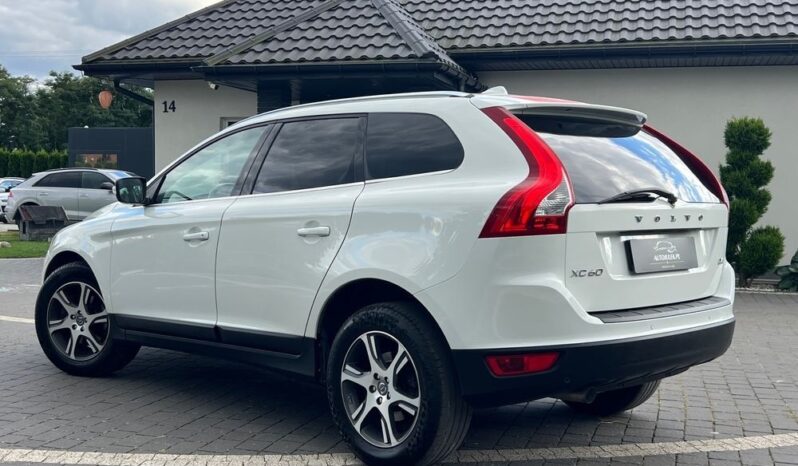 Volvo XC 60 D4 Summum BIXENON SKÓRA PDC ALU18 GRZANE FOTELE SERWISOWANY BEZWYPADKOWY full