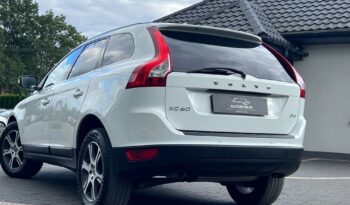 Volvo XC 60 D4 Summum BIXENON SKÓRA PDC ALU18 GRZANE FOTELE SERWISOWANY BEZWYPADKOWY full