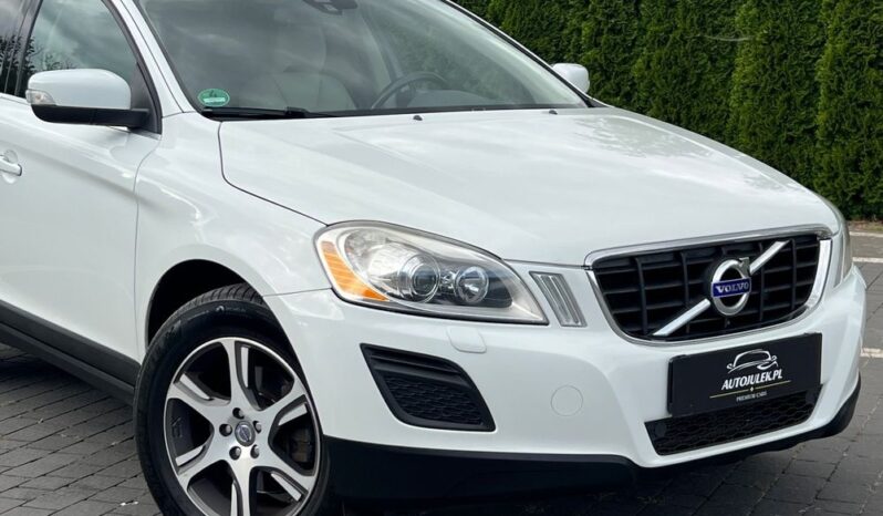 Volvo XC 60 D4 Summum BIXENON SKÓRA PDC ALU18 GRZANE FOTELE SERWISOWANY BEZWYPADKOWY full