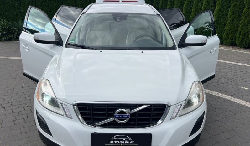 Volvo XC 60 D4 Summum BIXENON SKÓRA PDC ALU18 GRZANE FOTELE SERWISOWANY BEZWYPADKOWY full