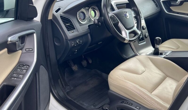 Volvo XC 60 D4 Summum BIXENON SKÓRA PDC ALU18 GRZANE FOTELE SERWISOWANY BEZWYPADKOWY full