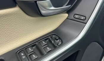 Volvo XC 60 D4 Summum BIXENON SKÓRA PDC ALU18 GRZANE FOTELE SERWISOWANY BEZWYPADKOWY full