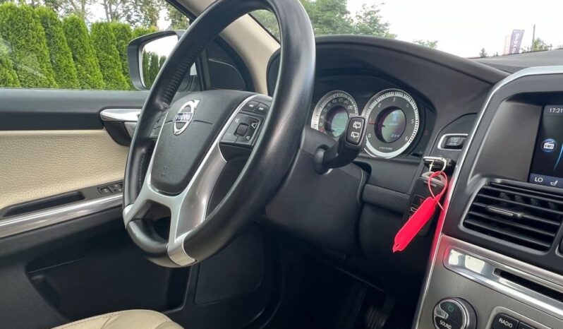 Volvo XC 60 D4 Summum BIXENON SKÓRA PDC ALU18 GRZANE FOTELE SERWISOWANY BEZWYPADKOWY full