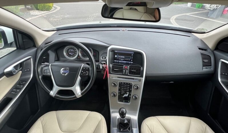 Volvo XC 60 D4 Summum BIXENON SKÓRA PDC ALU18 GRZANE FOTELE SERWISOWANY BEZWYPADKOWY full
