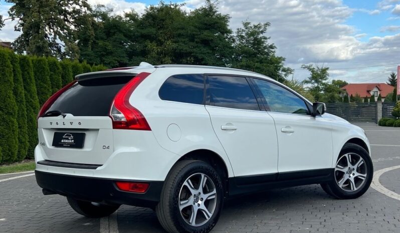 Volvo XC 60 D4 Summum BIXENON SKÓRA PDC ALU18 GRZANE FOTELE SERWISOWANY BEZWYPADKOWY full