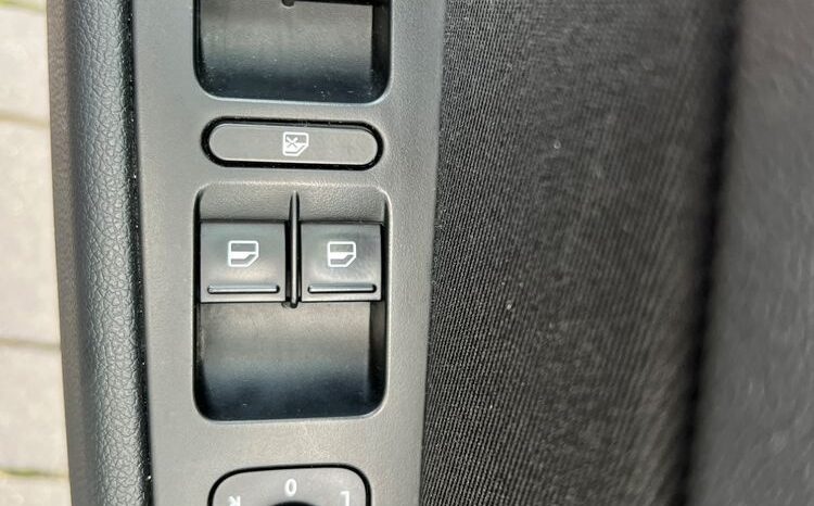 Skoda Superb Combi 2.0 TDI 140KM LIFT KLIMATRONIK GRZANE FOTELE TEMPOMAT BEZWYPADKOWA GWARANCJA full