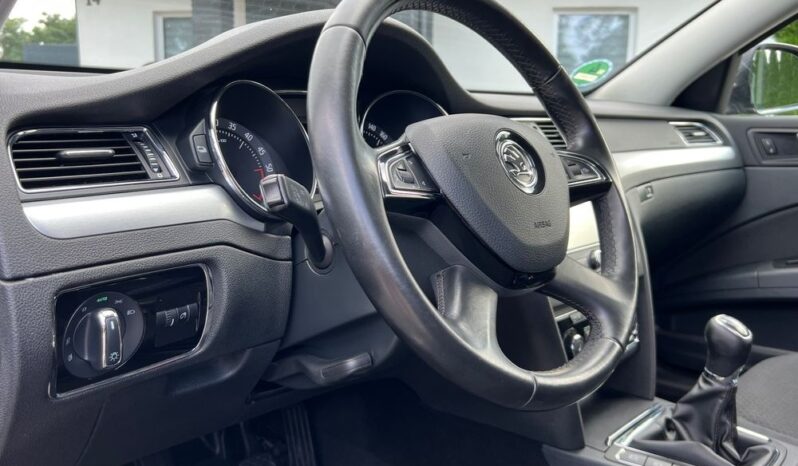 Skoda Superb Combi 2.0 TDI 140KM LIFT KLIMATRONIK GRZANE FOTELE TEMPOMAT BEZWYPADKOWA GWARANCJA full