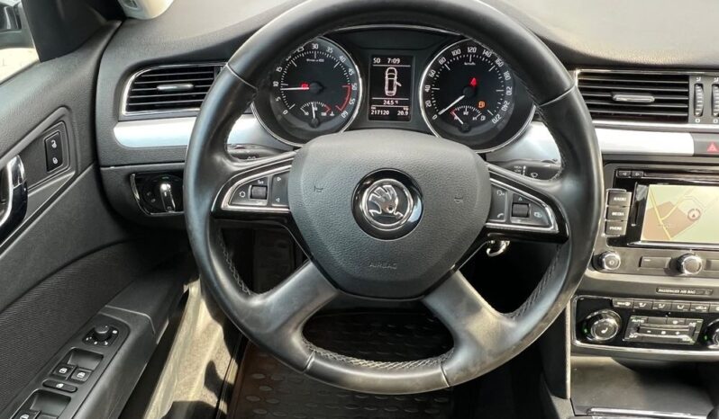 Skoda Superb Combi 2.0 TDI 140KM LIFT KLIMATRONIK GRZANE FOTELE TEMPOMAT BEZWYPADKOWA GWARANCJA full