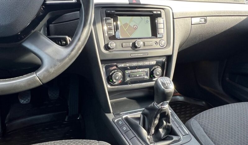 Skoda Superb Combi 2.0 TDI 140KM LIFT KLIMATRONIK GRZANE FOTELE TEMPOMAT BEZWYPADKOWA GWARANCJA full