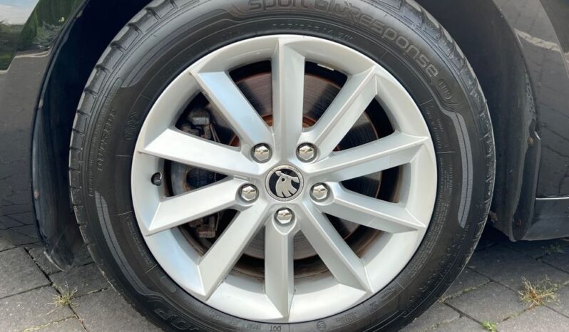 Skoda Superb Combi 2.0 TDI 140KM LIFT KLIMATRONIK GRZANE FOTELE TEMPOMAT BEZWYPADKOWA GWARANCJA full