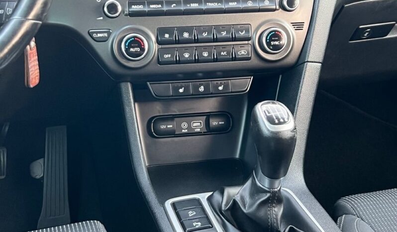 Kia Sportage 1.6 T-GDI 177KM XENON RADAR NAVI KAMERA SERWISOWANY BEZWYPADKOWY GWARANCJA full