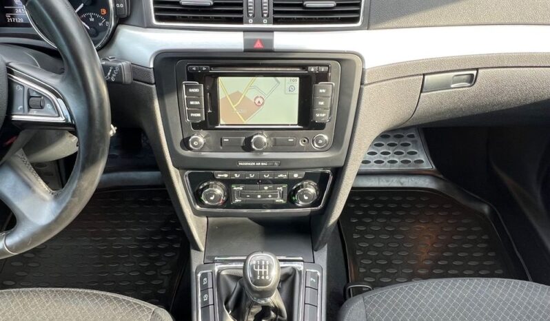 Skoda Superb Combi 2.0 TDI 140KM LIFT KLIMATRONIK GRZANE FOTELE TEMPOMAT BEZWYPADKOWA GWARANCJA full