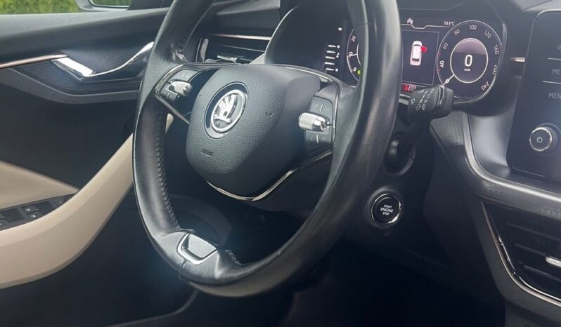 Skoda Kamiq DSG PANORAMA SKÓRA FULL LED EL FOTEL EL KLAPA KEYLESS BLISS GRZANE FOTELE GWARANCJA full