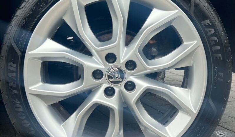 Skoda Kamiq DSG PANORAMA SKÓRA FULL LED EL FOTEL EL KLAPA KEYLESS BLISS GRZANE FOTELE GWARANCJA full