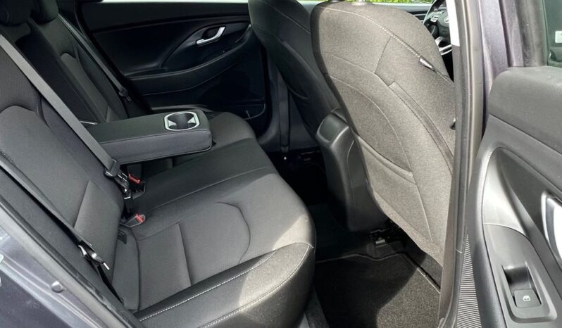Hyundai i30 1.6 CRDI LIFT NAVI KAMERA KLIMATRONIK GRZANE FOTELE I KIEROWNICA SERWISOWANY 100% BEZWYPADKOWY GWARANCJA full