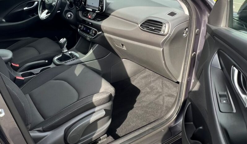 Hyundai i30 1.6 CRDI LIFT NAVI KAMERA KLIMATRONIK GRZANE FOTELE I KIEROWNICA SERWISOWANY 100% BEZWYPADKOWY GWARANCJA full