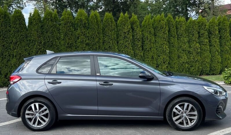 Hyundai i30 1.6 CRDI LIFT NAVI KAMERA KLIMATRONIK GRZANE FOTELE I KIEROWNICA SERWISOWANY 100% BEZWYPADKOWY GWARANCJA full