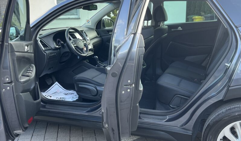 HYUNDAI TUCSON 1.7CRDI 141KM AUTOMAT NAVI KAMERA GRZANE FOTELE SERWISOWANY BEZWYPADKOWY GWARANCJA ZAREJESTROWANY full
