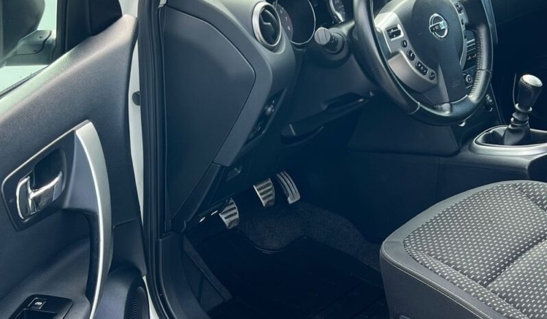 Nissan Qashqai 2.0 PANORAMA NAVI KAMERA GRZANE FOTELE TEMPOMAT ZAREJESTROWANY full